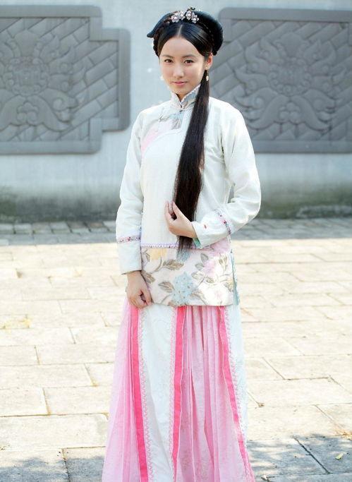 女配在豪门吃瓜书包网